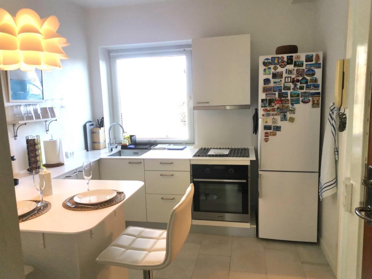 Cosy Apt. In Near Airport- Metro-beach. Lejlighed *