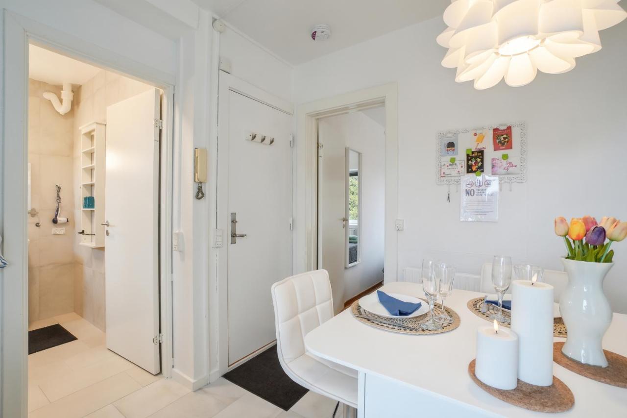 Cosy Apt. In Near Airport- Metro-beach.