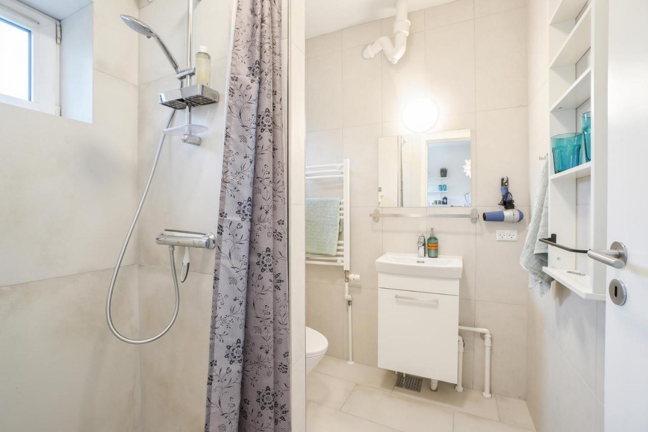 Cosy Apt. In Near Airport- Metro-beach. Lejlighed *